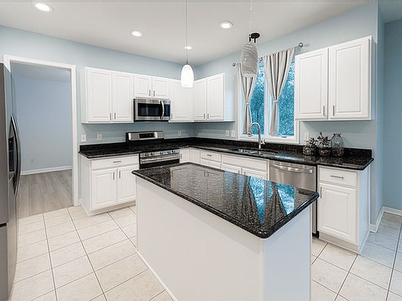 2nd image of 558 Highlands Dr