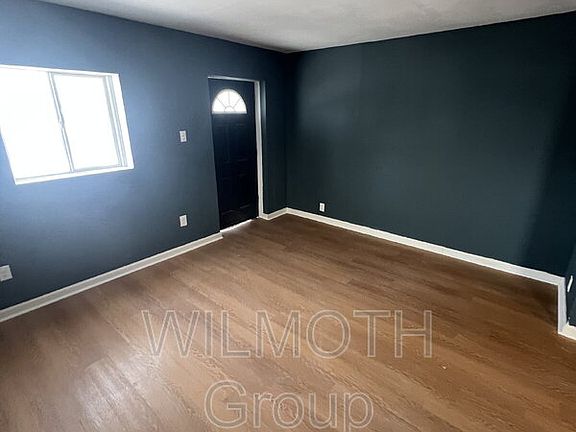 4th image of 2532 N Temple Ave