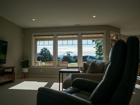 5th image of 15005 145th Avenue Ct E