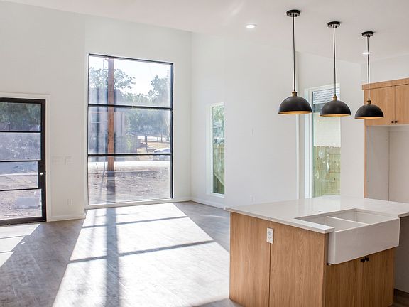 2nd image of 2023 Lamont Ave