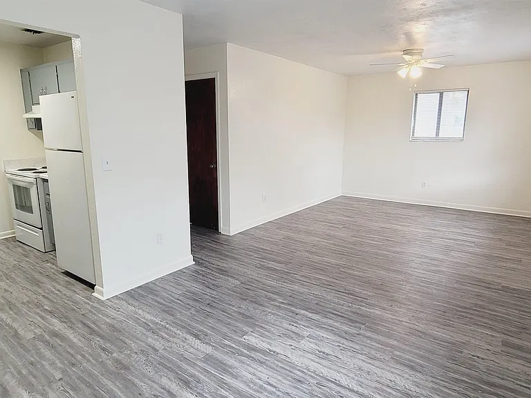 303 S Lipona Rd #101 — Photo 5