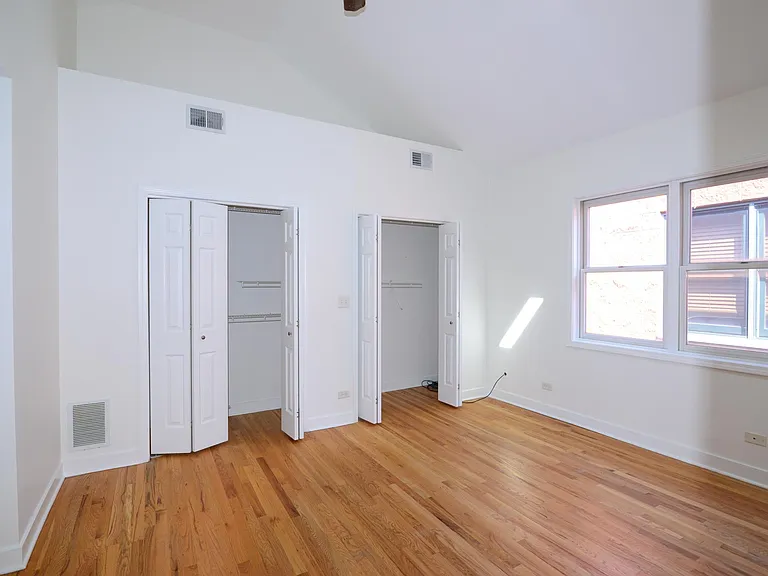2334 W Harrison St #4 — Photo 11