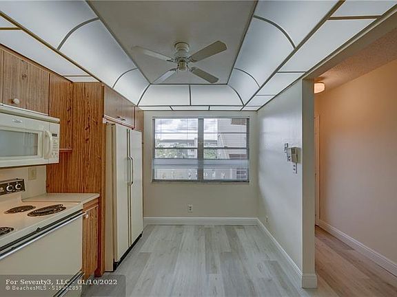 5th image of 2202 Lucaya Bnd APT N3