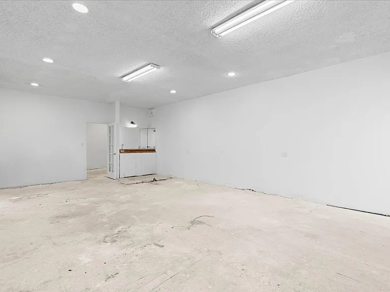 7969 Foothill Blvd — Photo 15
