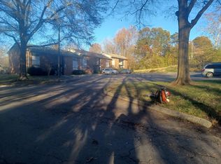 216 Park Creek Ct, Winston Salem, NC 27104