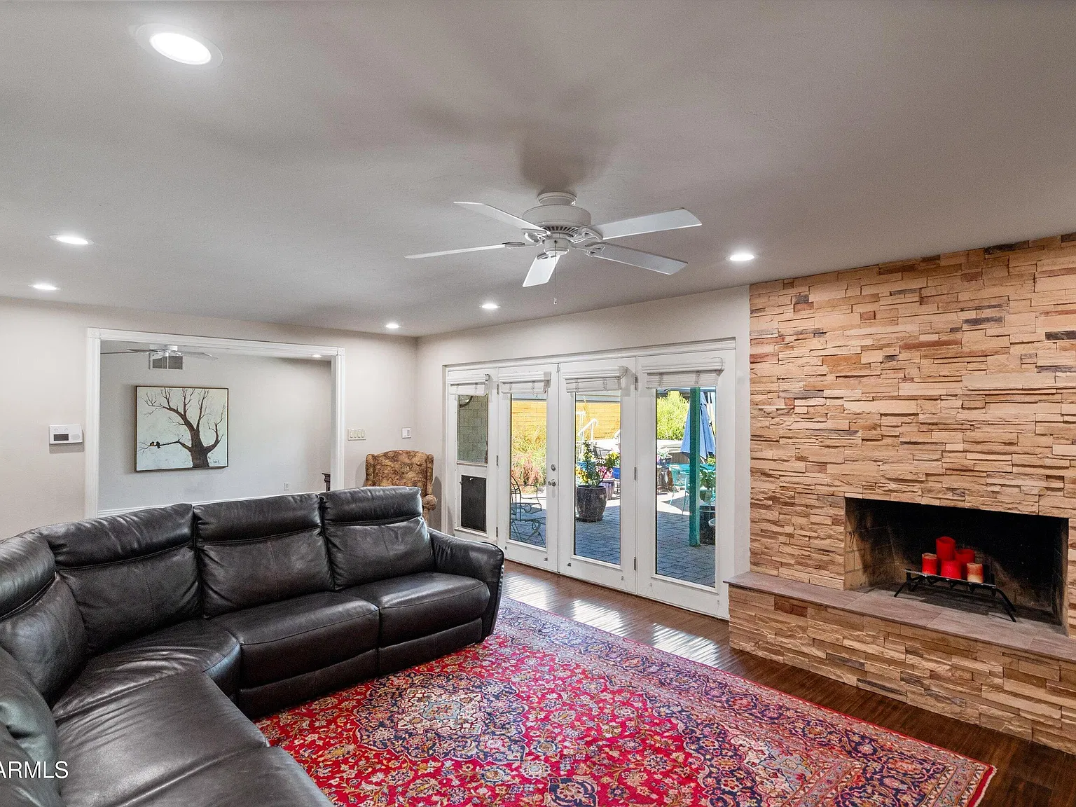 3 bed, 3.0 bath, 2204 sqft, $4,000 — Photo 4