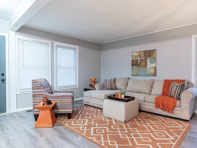 2060 Winewood Dr — Photo 5
