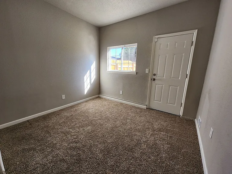 2874 Carmel Cir — Photo 13