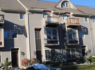 8 Lakeview Ct #1B, Mc Henry, MD