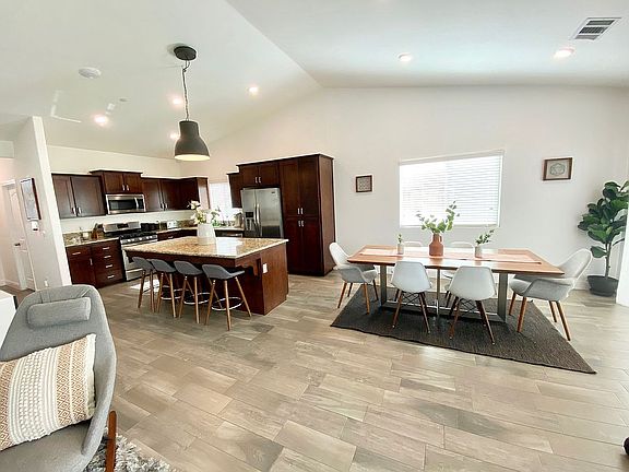 Dining Room/Kitchen