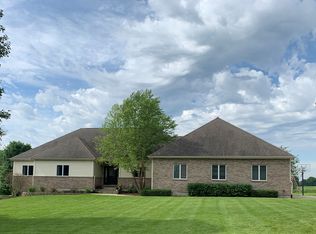 1011 Ember Ln, Spring Grove, IL 60081