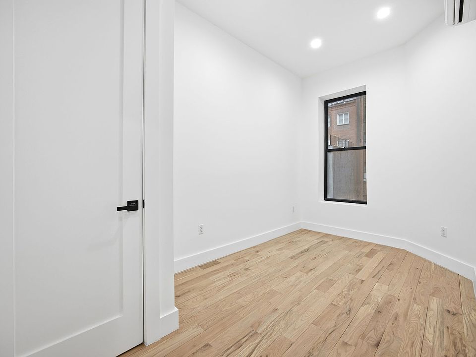 2nd image of 47 W 55th St APT 5