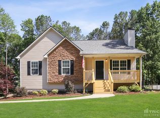 152 Greatwood Dr, White, GA 30184