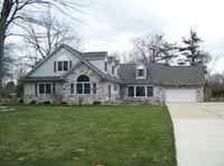 26695 W River Rd, Grosse Ile, MI 48138