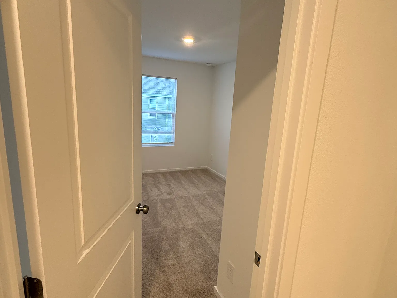 3 bed, 2.5 bath, 1423 sqft, $2,150 — Photo 2