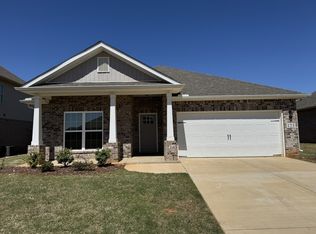 123 Heritage Lakes Blvd, New Market, AL 35761
