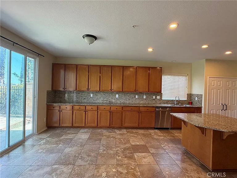 6045 Medinah St — Photo 10