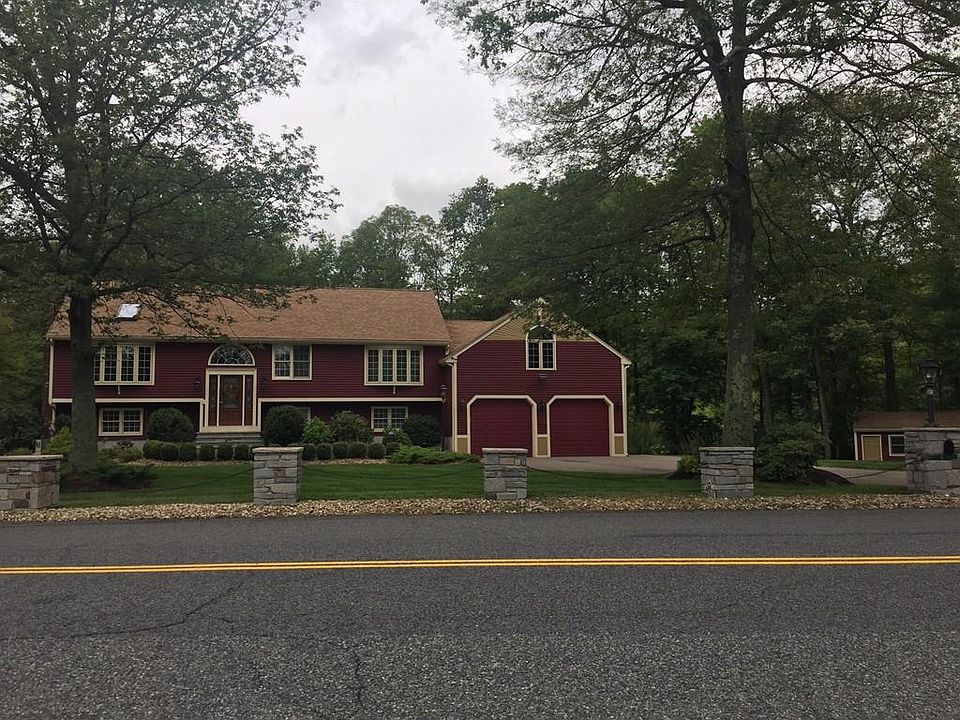 2nd image of 55 Maple St
