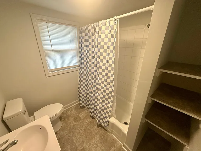 1104 Attica St — Photo 8