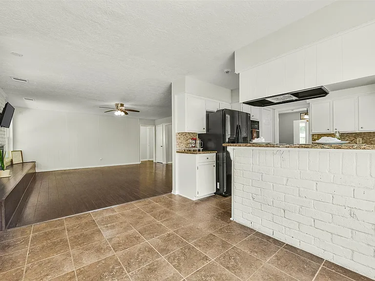 12011 Kirknoll Dr — Photo 20