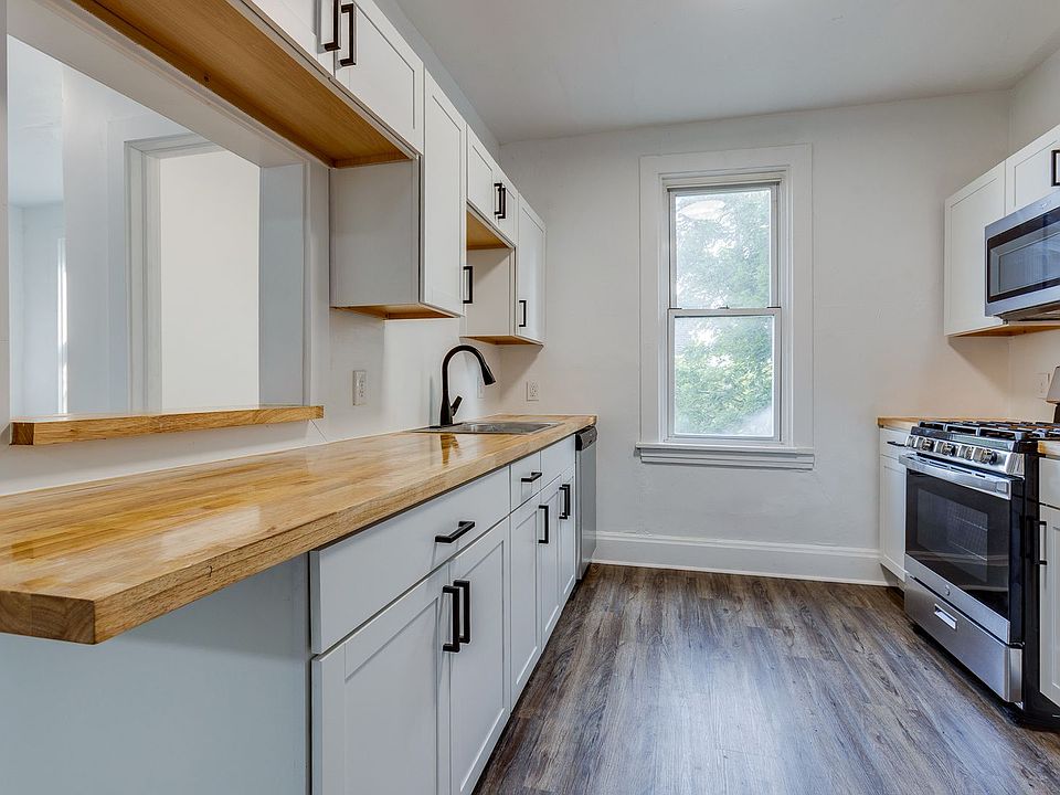 1st image of 623 Lillian St