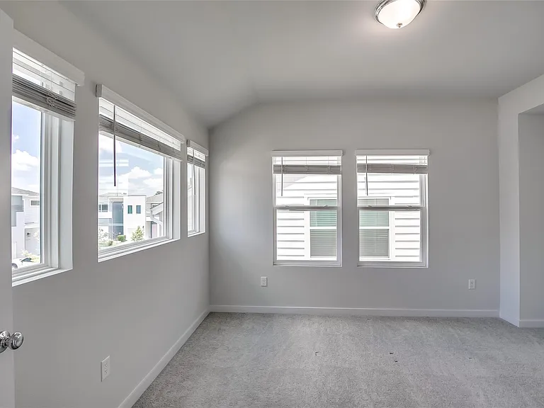 15107 Forum Ave — Photo 12