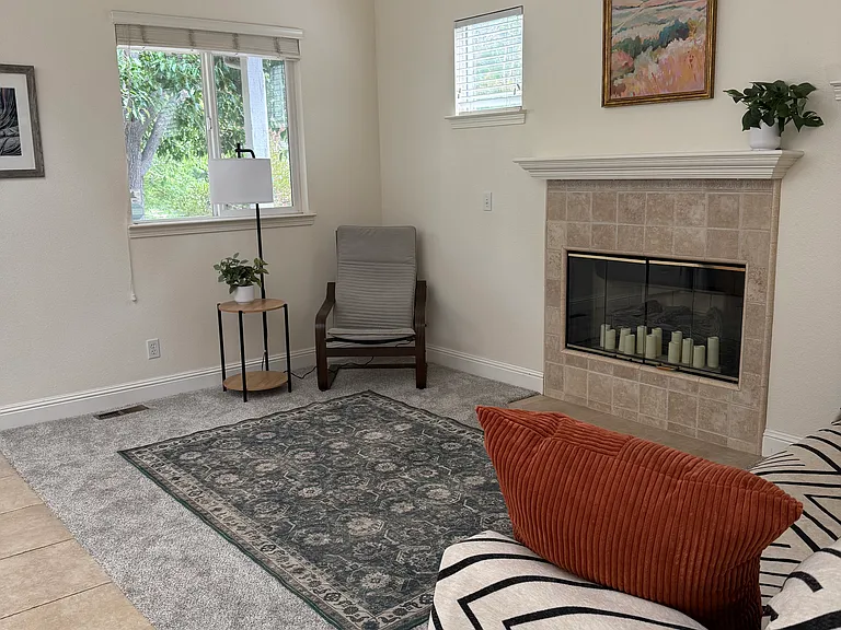 Adelaida Ct — Photo 4