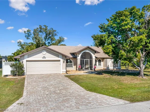 9907 Country Oaks Dr, Fort Myers, FL 33967