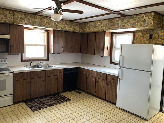 3rd image of 2771 W Webster Rd