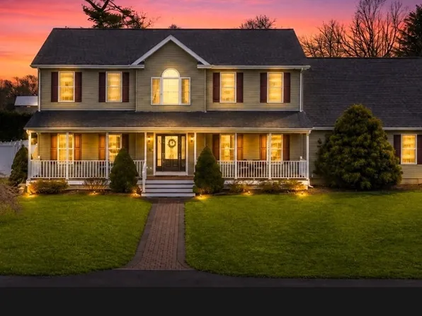 6 Angel Ct, Westport, MA 02790