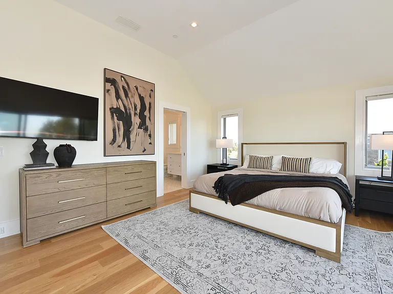 451 Dune Rd — Photo 31