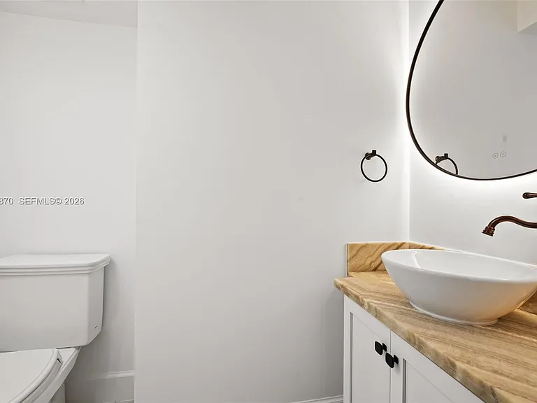 530 Valencia Ave #2 — Photo 11