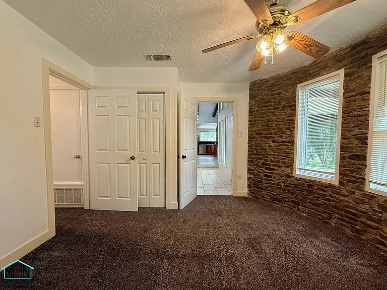 100 Bluet Ln — Photo 10