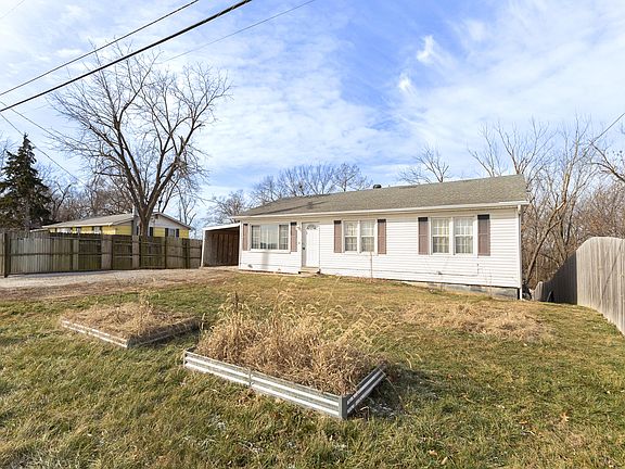 3rd image of 6131 N Wagon Trail Rd