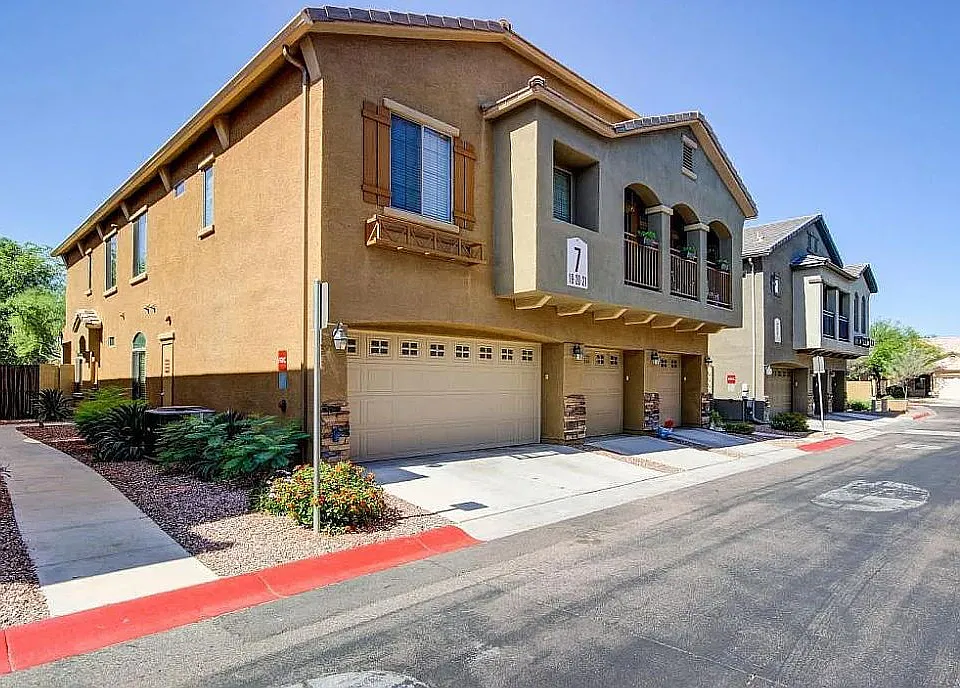 2250 E Deer Valley Rd #21