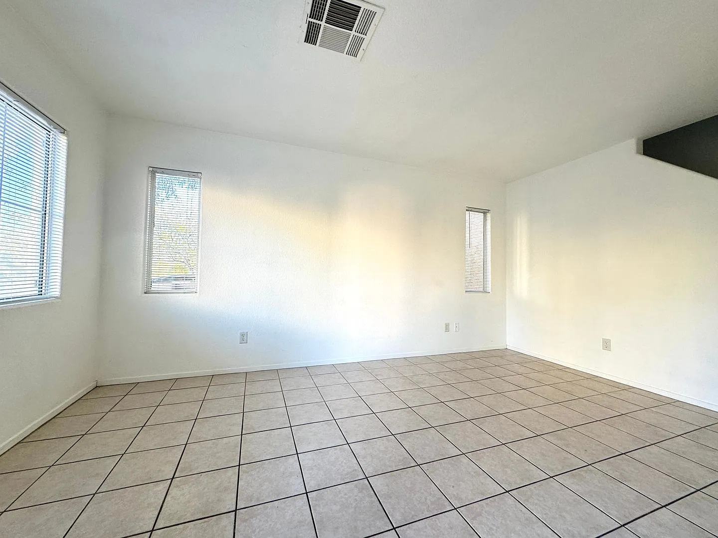 NC501 10433 Wyatt Earp W ( gated,#3689) — Photo 4