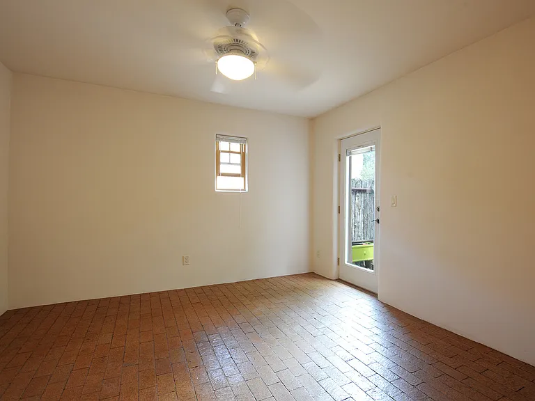 247 Casados St — Photo 15