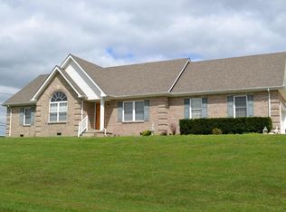 120 Crescent View Dr, Shepherdsville, KY 40165