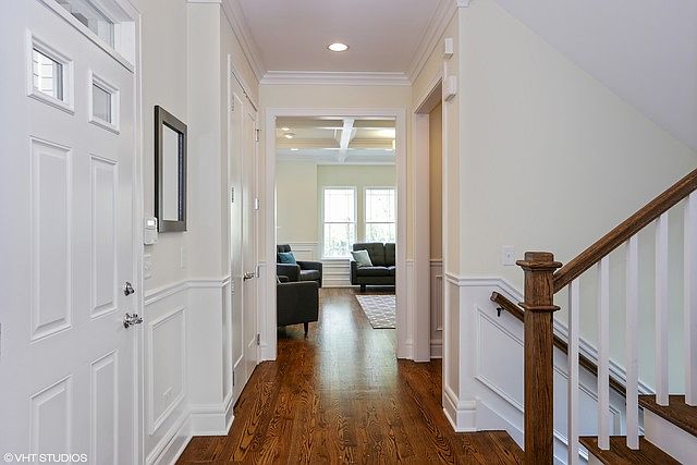 1st image of 3621 N Hamlin Ave