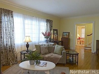 1st image of 1009 Queen Ave N