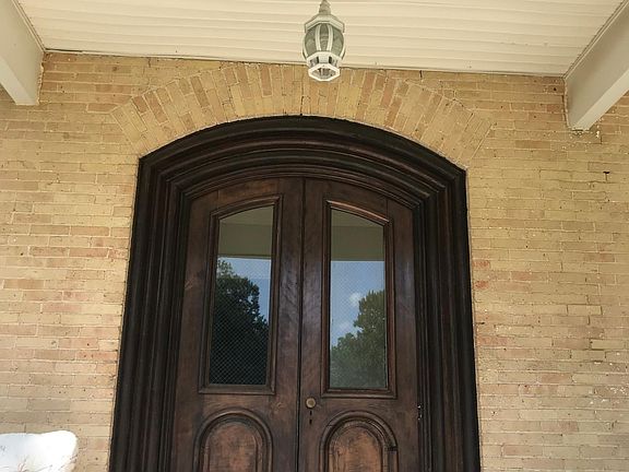 2nd image of 101 Riverdale St APT 2