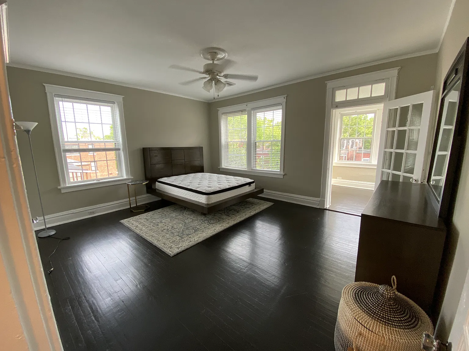 6186 Waterman Blvd — Photo 2