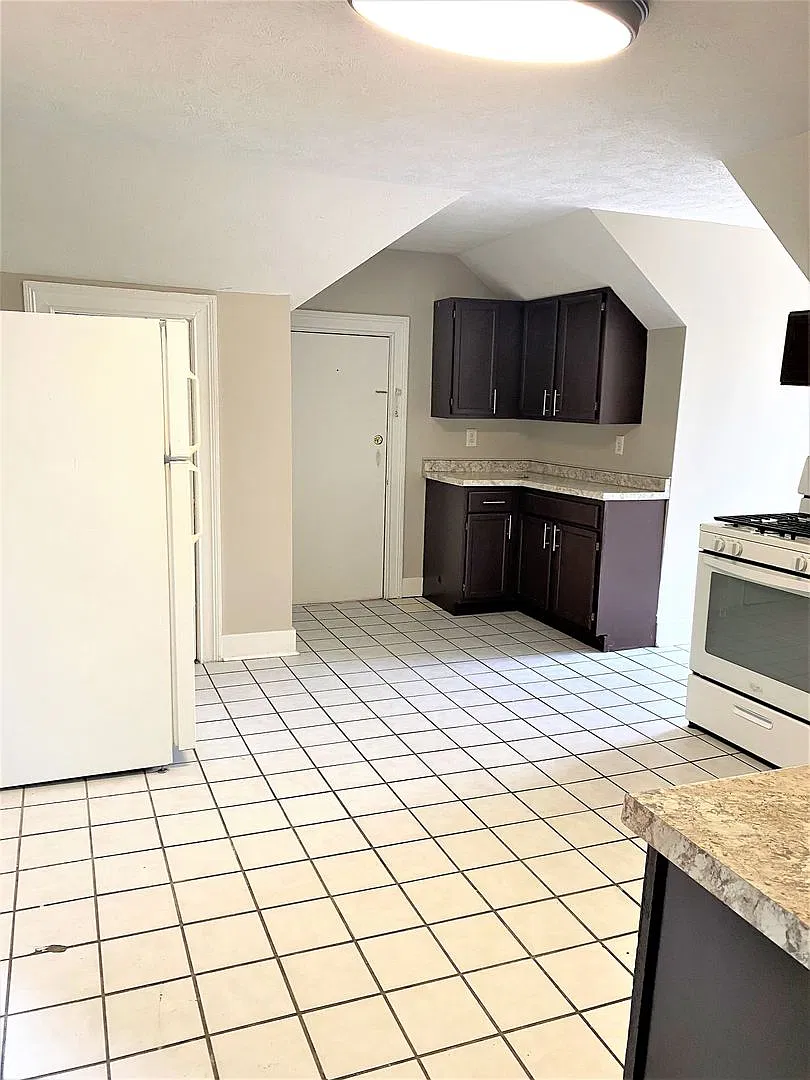 119 Westminster Rd — Photo 2