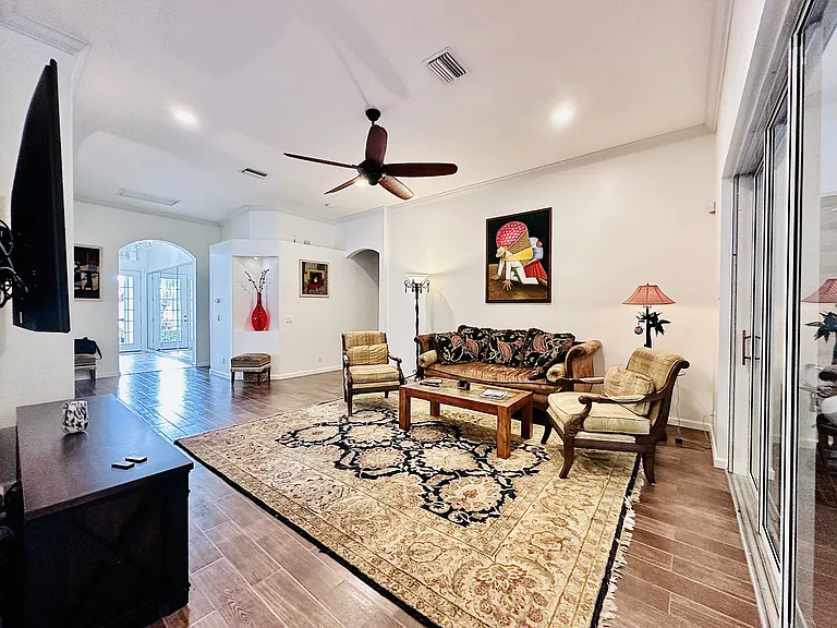 15830 Delaplata Ln — Photo 7