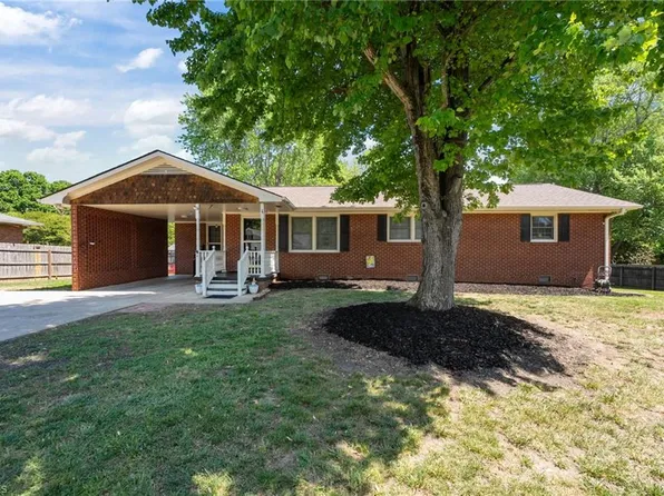 811 Wagoner Rd, Elon, NC 27244