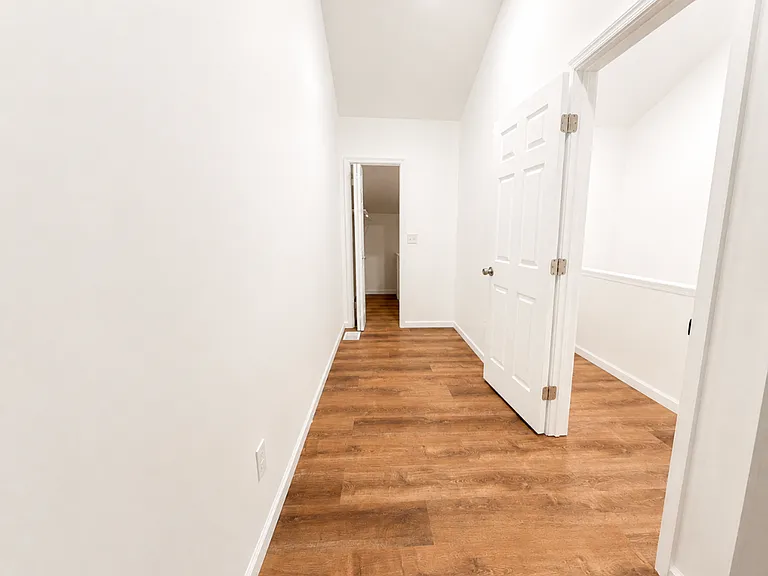 318 N Paca St — Photo 32