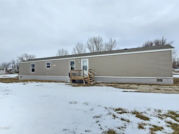 1016 Linda Ln, Williston, ND 58801