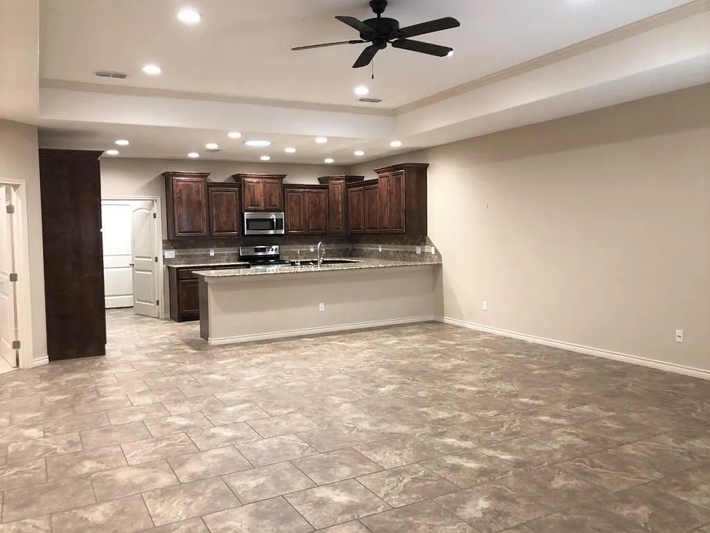 2 bed, 2.0 bath, 1502 sqft, $2,350 — Photo 3
