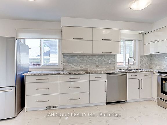 2nd image of 21 Pineway Blvd