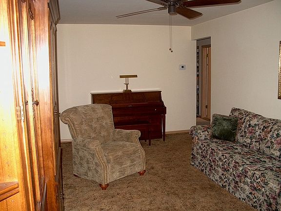 3rd image of 10553 S F Ave